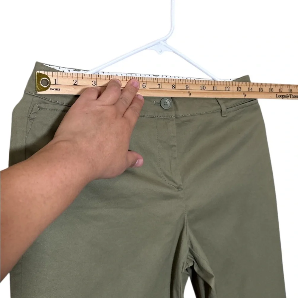 Talbots Green Perfect Crop Pants,Size 2P,Made in Indonesia,98% Cotton,2% Spandex